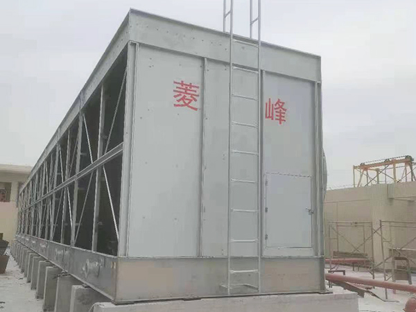 密闭式冷却塔