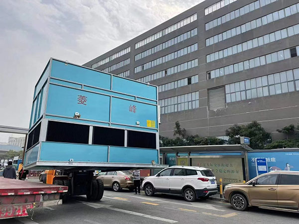 超静音型冷却塔